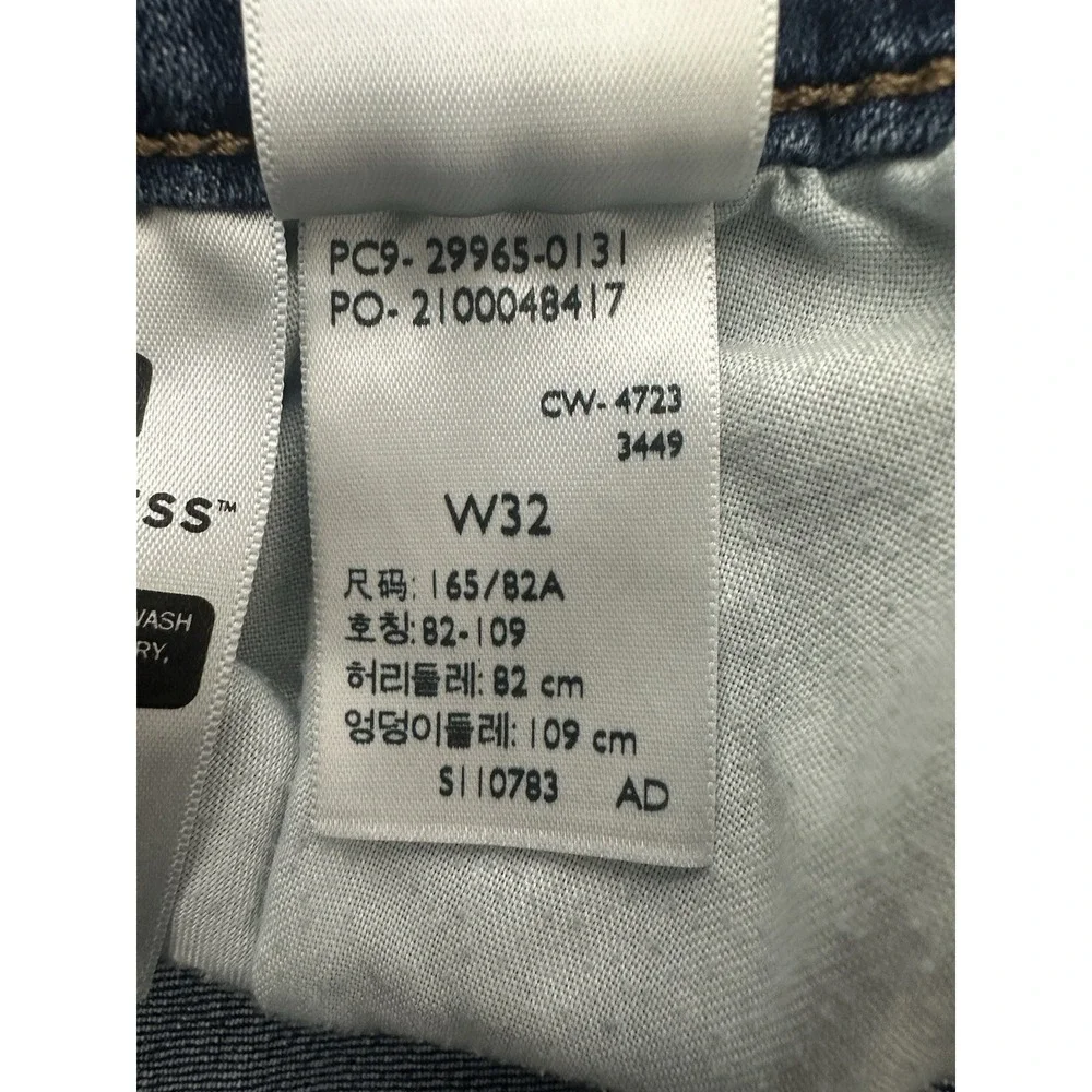 Levi's Shorts Women's Size 32‎ Blue Mid Rise Stretch Cuffed Mid Length Classic